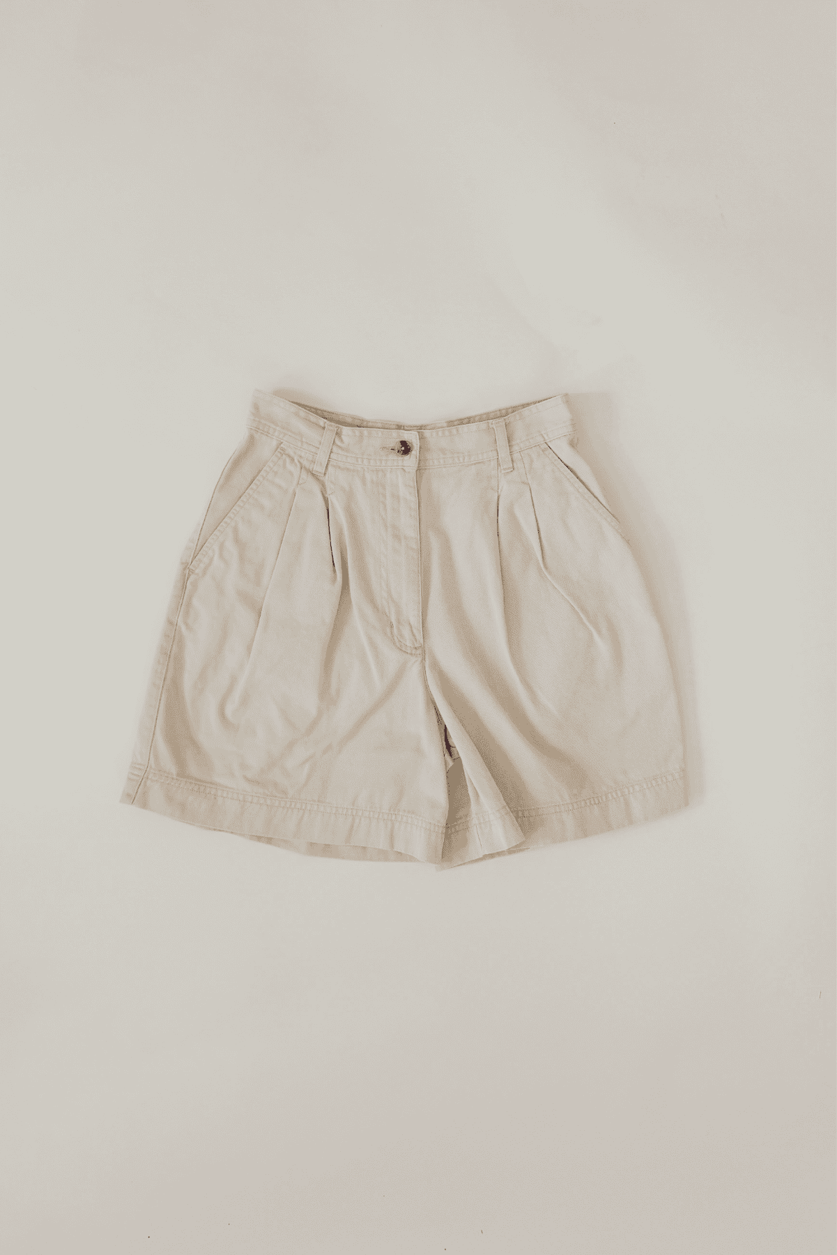 Early 2000s Vintage Charter Club Beige High Waist Shorts Size 6P
