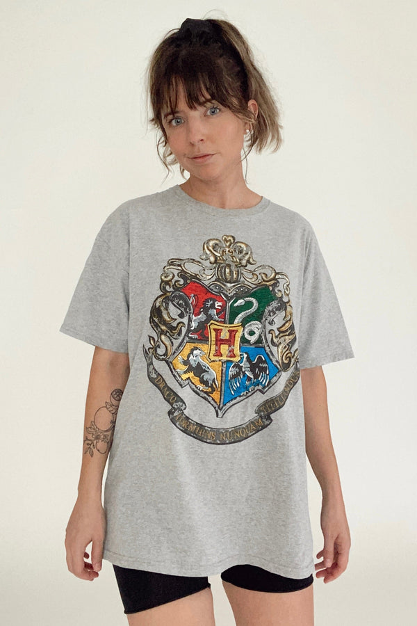 Preloved Hogwarts Crest Tee / L